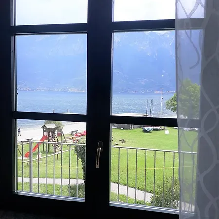 Apartment Campione Giulia Exclusive Lakefront By Gardadomusmea Campione del Garda
